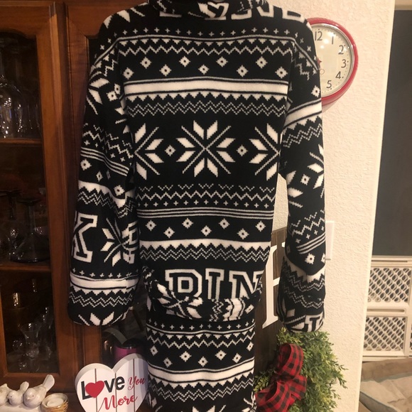 VS PINK Robe - Picture 4 of 4